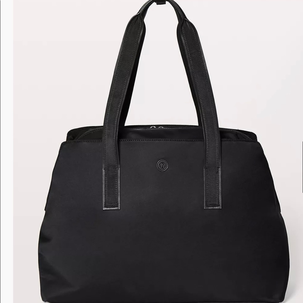 Lululemon “Go Getter Bag 25L”. Black in color.